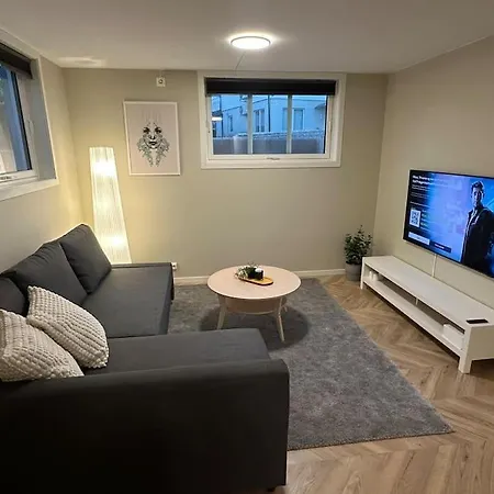 Modern 106 Apartment *